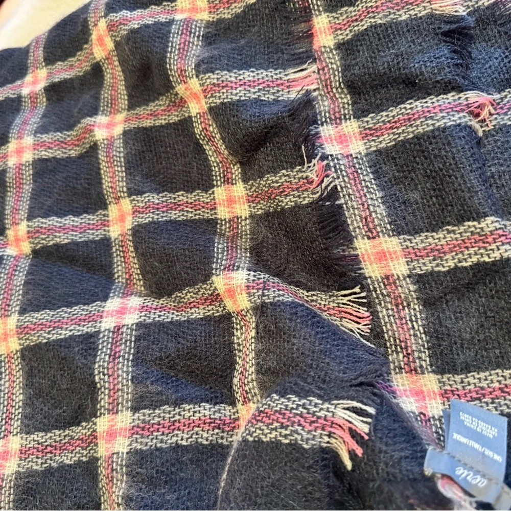 aerie Plaid Navy and Pink Woven Blanket Scarf